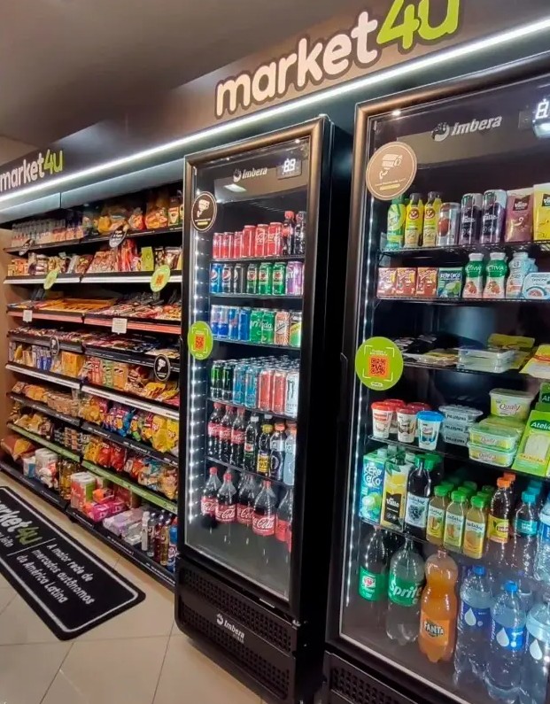 Brazilian autonomous condominium store with phone purchase